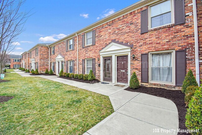 Foto del edificio - 911 Manor Ln
