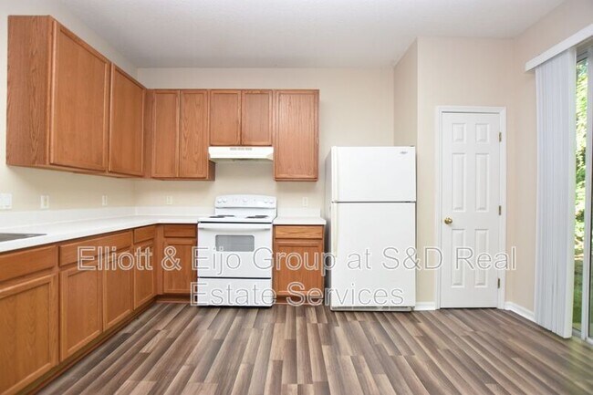Building Photo - 2420 Brownwood Dr