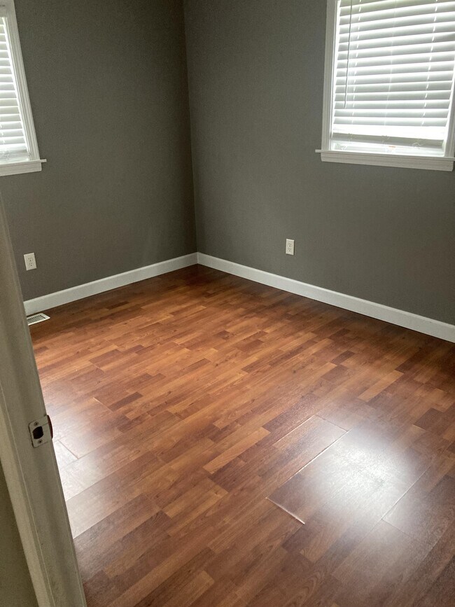 Foto del edificio - 316 Oak Cir