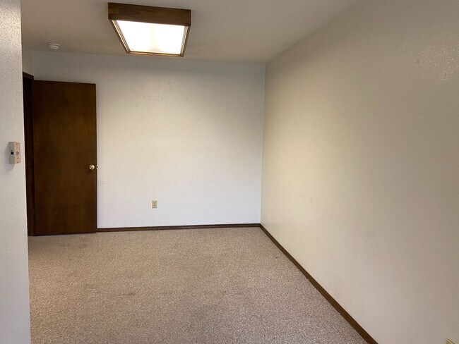 Building Photo - 1528 S Avenue H