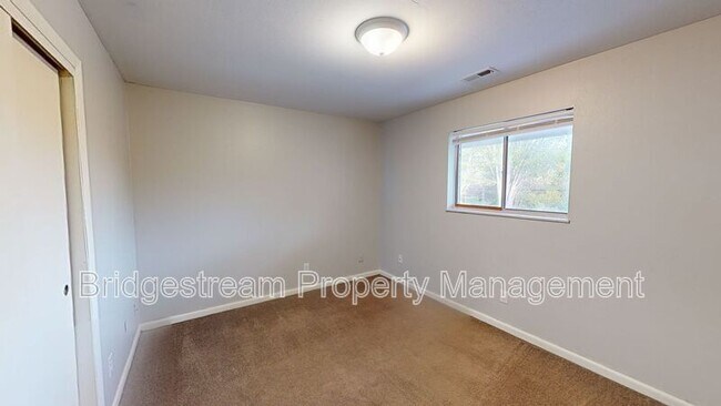 Foto del edificio - 7837 N Main St