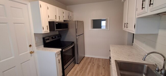 Foto del edificio - 2424 Lafayette Ave