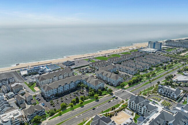 Building Photo - 33 Cooper Ave