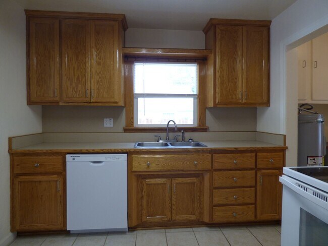 Building Photo - 315 N Gilman