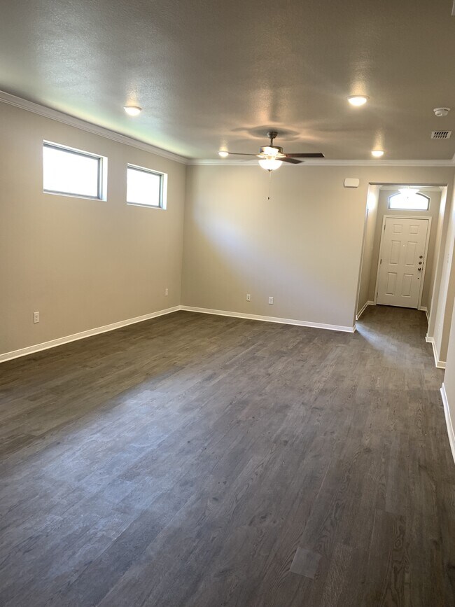 Building Photo - 608 Ripplewood Dr