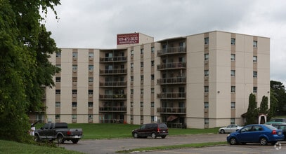 Building Photo - Springbank Manor