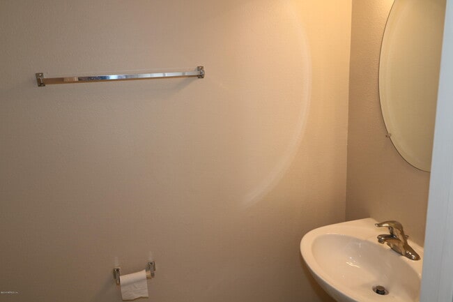 Foto del edificio - 584 Crystal Way