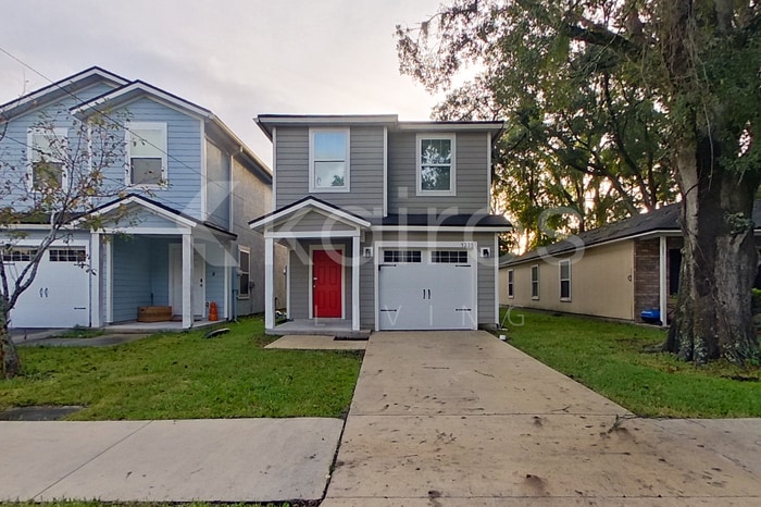 Primary Photo - 1335 Mull St