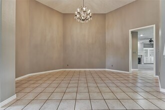 Building Photo - 13707 Fountainview Dr