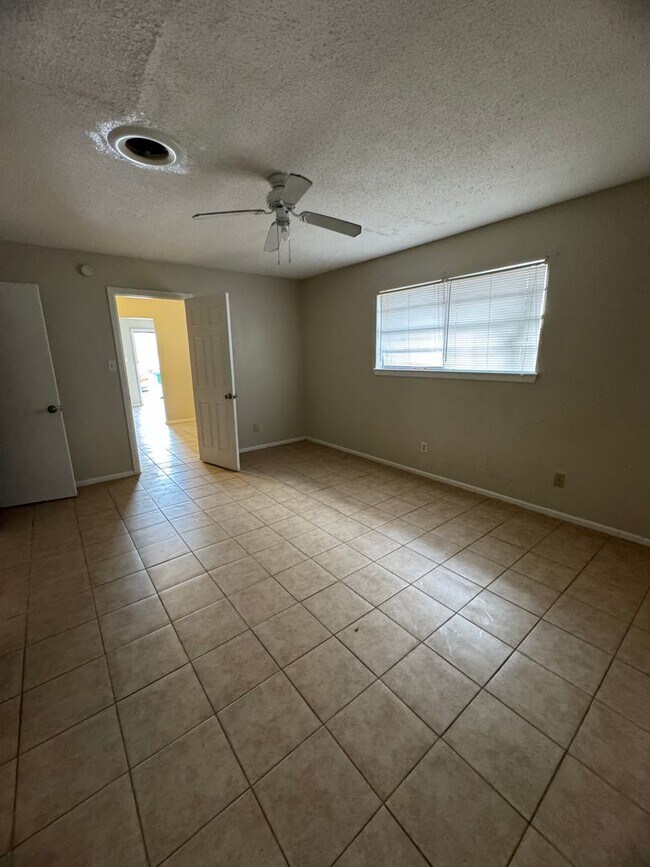 Foto del edificio - Cute one bedroom