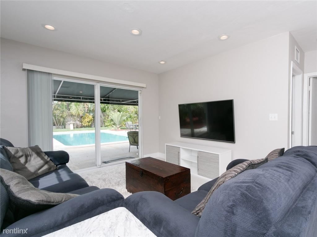 Foto principal - 3 br, 2 bath House - 1637 N Victoria Park Rd