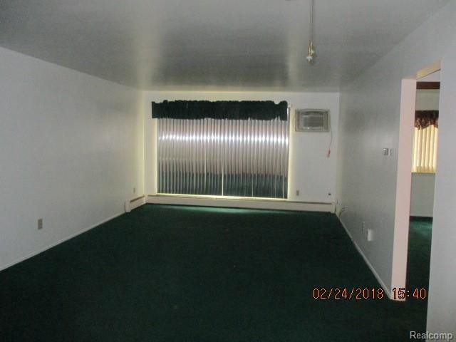 Foto del edificio - 26309 W Seven Mile Rd