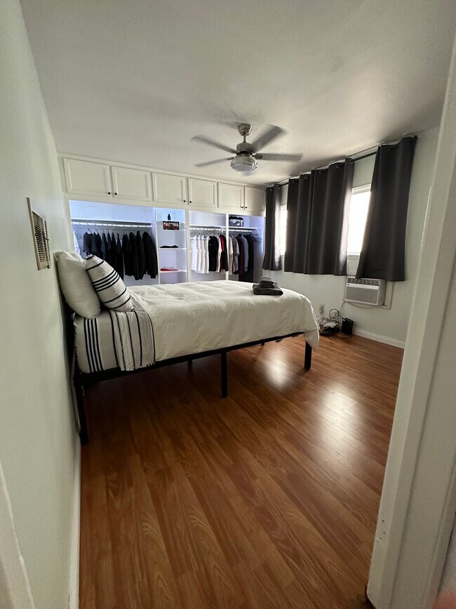 Foto del edificio - 8347 Blackburn Ave