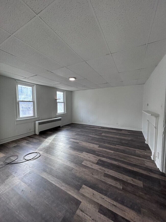 Foto del edificio - Available NOW - 2 Bedroom - Brighton Heights Area