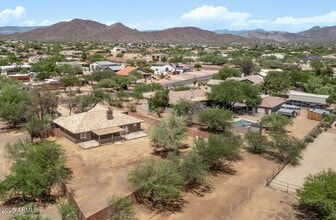 Building Photo - 501 E Desert Hills Estate Dr