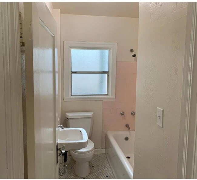 Foto del edificio - 4315 Essex St