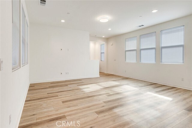 Building Photo - 26149 Park Ave