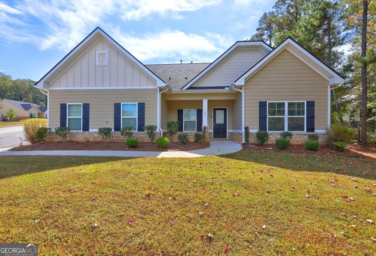 Primary Photo - 100 Ruby Ln