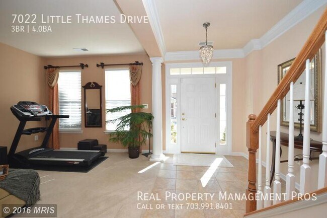 Foto del edificio - 7022 Little Thames Drive