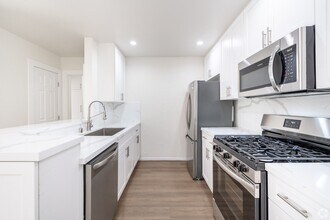 Interior Photo - Enclave 693