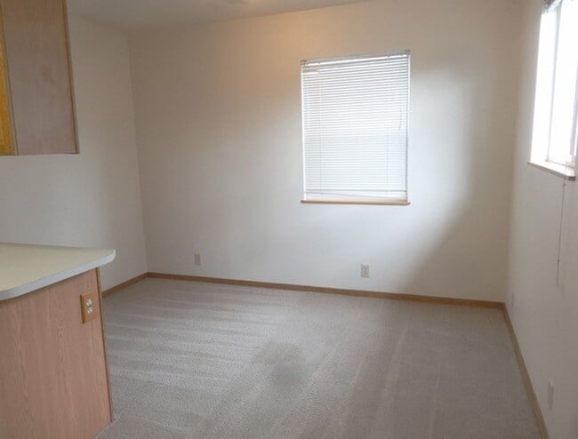 Building Photo - 1375 Grant Ave