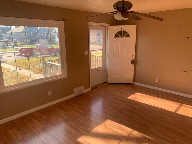 Foto del edificio - Welcome to this newly remodeled house loca...