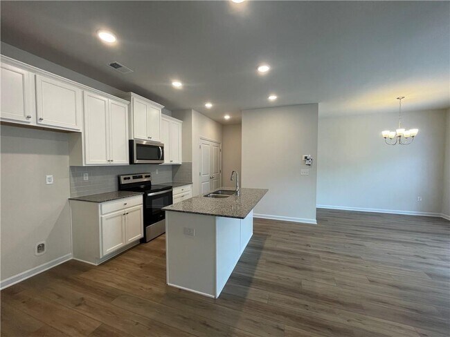 Foto del edificio - 4663 Fullerton Dr