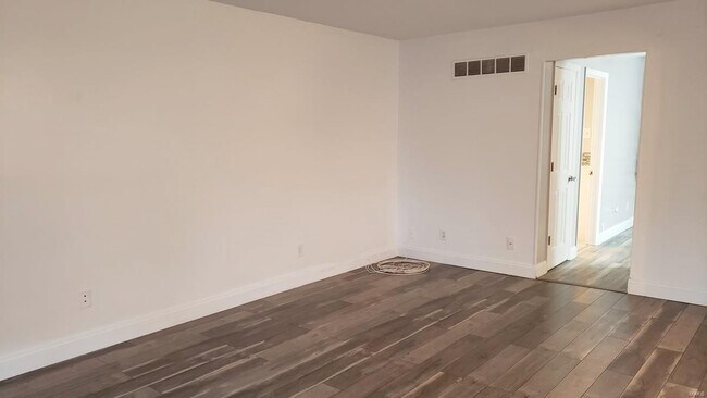 Building Photo - 10156 Buffton Dr