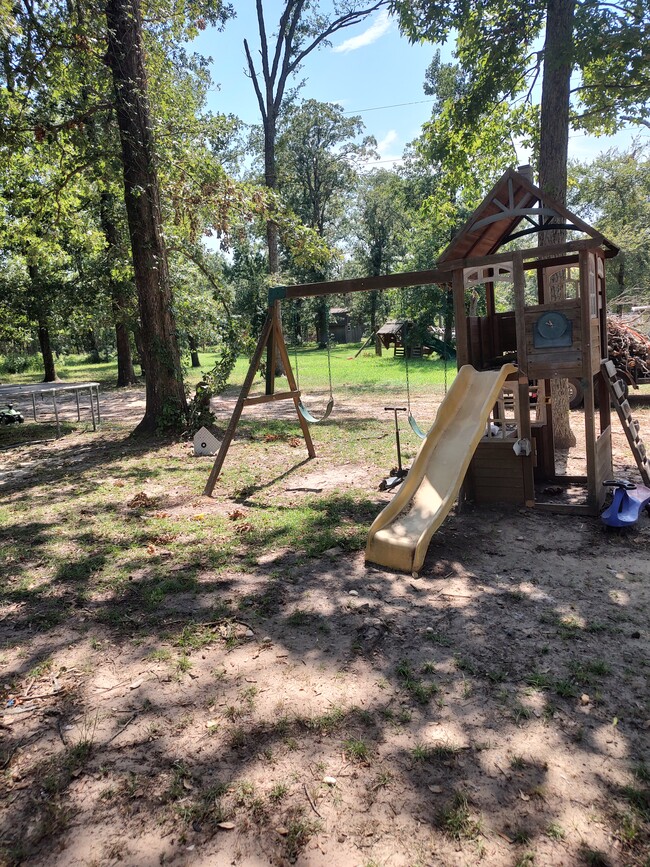 Building Photo - 12550 Spider Lily Rd