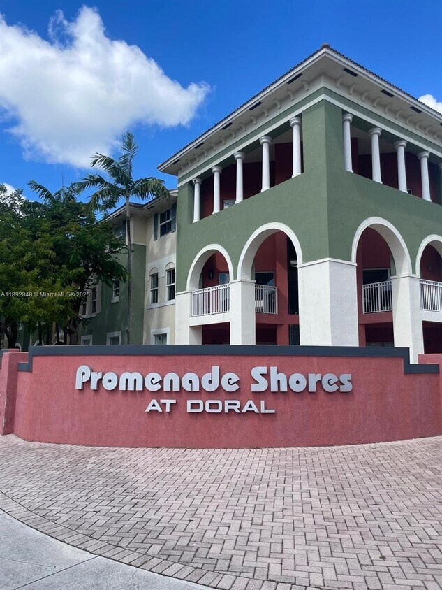 Foto principal - 11202 NW 83rd St