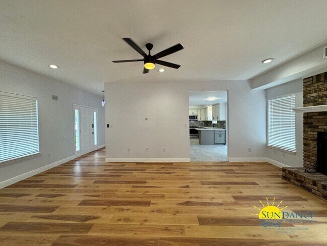 Foto del edificio - Stunning 4 Bedroom Home in Bluewater Bay!