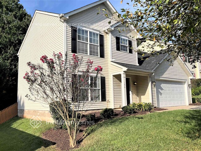 Building Photo - 196 Markham Dr