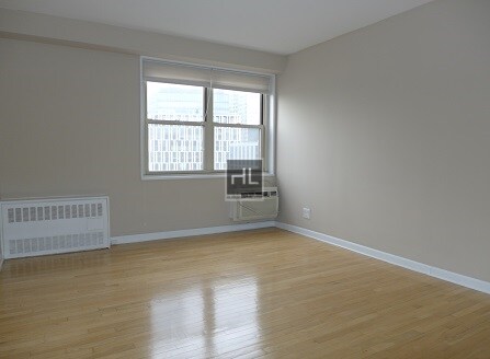 Building Photo - 310 Greenwich St