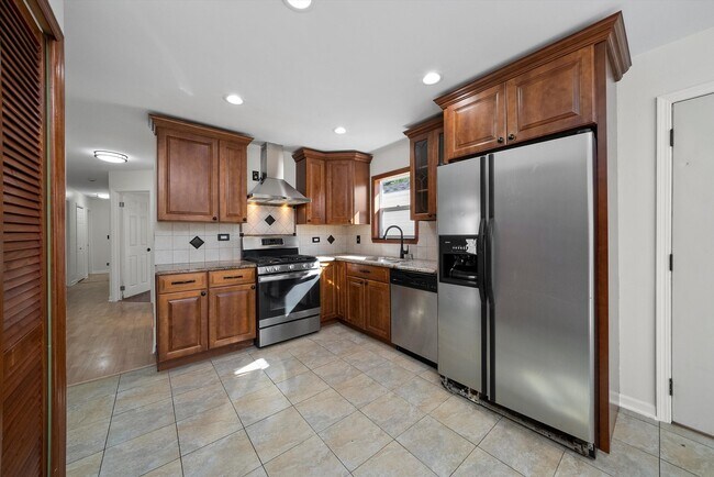 Building Photo - 1515 Highland Ave