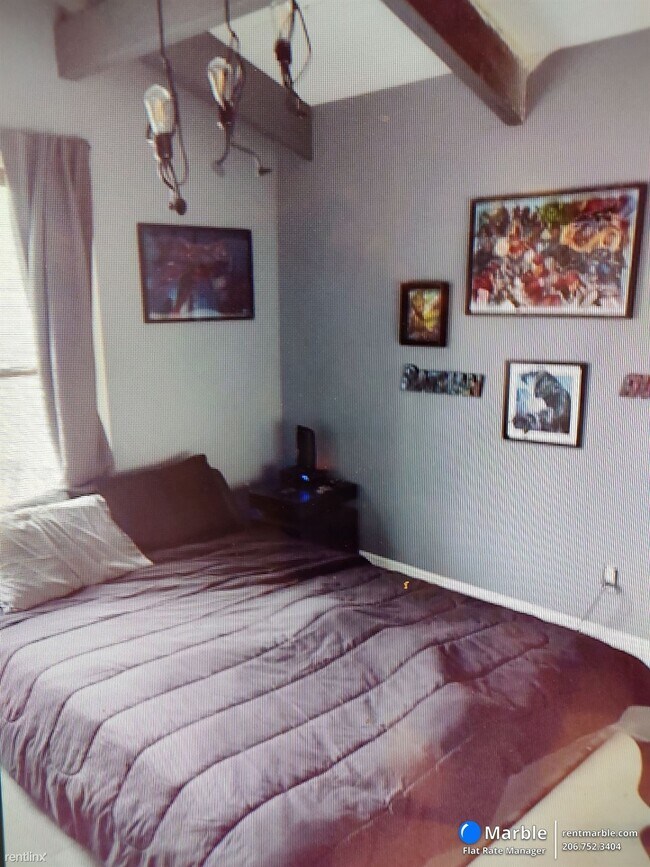Building Photo - 4 br, 3 bath House - 142 Tamarack Rd