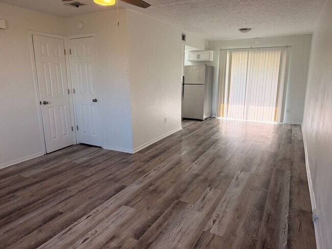 Building Photo - 2917 Ormond Ave