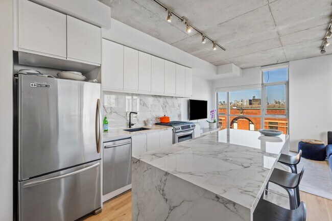 Photo du bâtiment - 2 Gladstone Ave