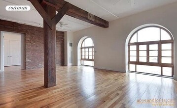 Building Photo - 275 Conover St