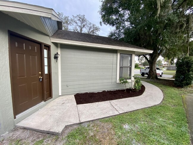 Building Photo - 1303 Creekbottom Cir