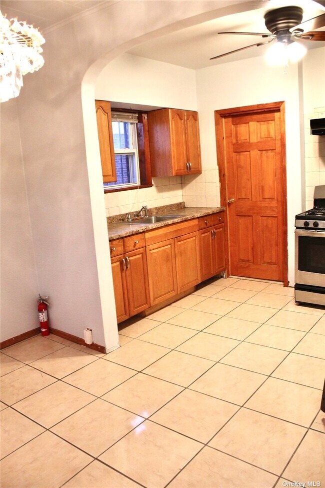 Foto del edificio - 115-55 226th St
