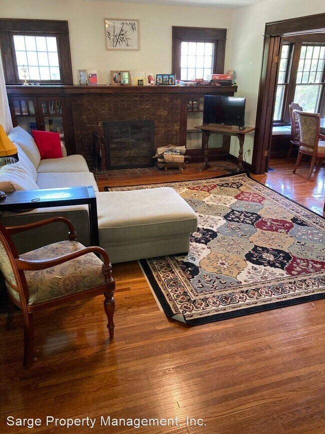 Building Photo - 3 br, 1.5 bath House - 808 N Washington St...