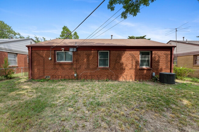 Foto del edificio - 1719 S Woodlawn St