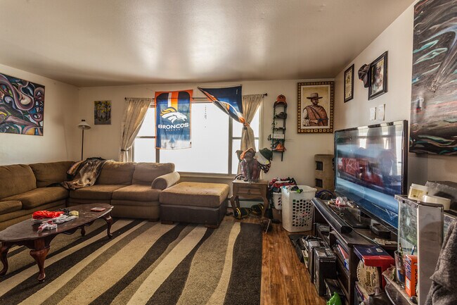 Building Photo - 1100 Skyline Dr
