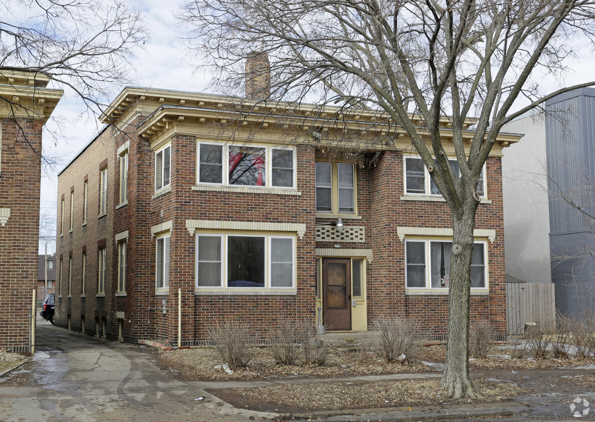 Primary Photo - 2820 S Pleasant Ave