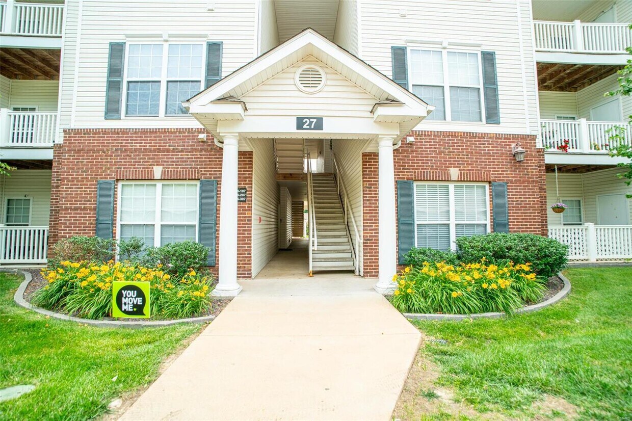 Primary Photo - 27 Kassebaum Ln