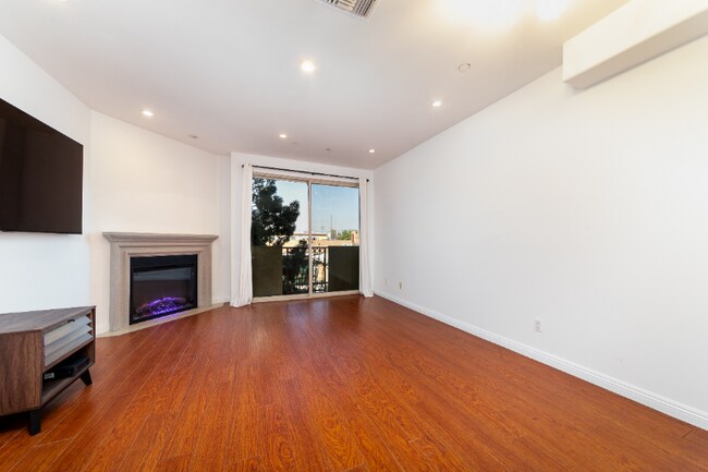 Foto del edificio - 5303 Satsuma Ave