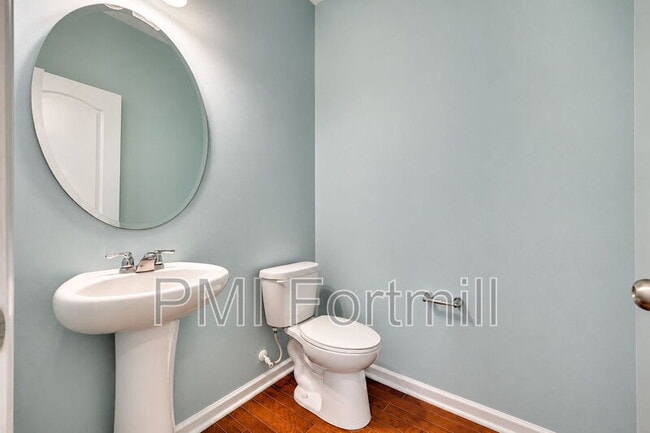 Building Photo - 1080 Crescent Moon Dr