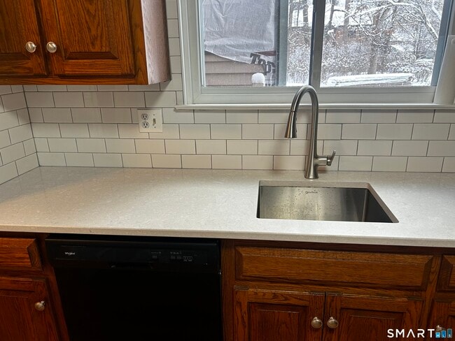 Building Photo - 151 Wynwood Dr