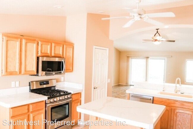 Foto del edificio - 2 br, 2 bath House - 3048 N. 152nd Dr.