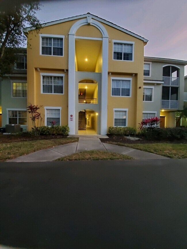 Building Photo - 5552 Bentgrass Dr